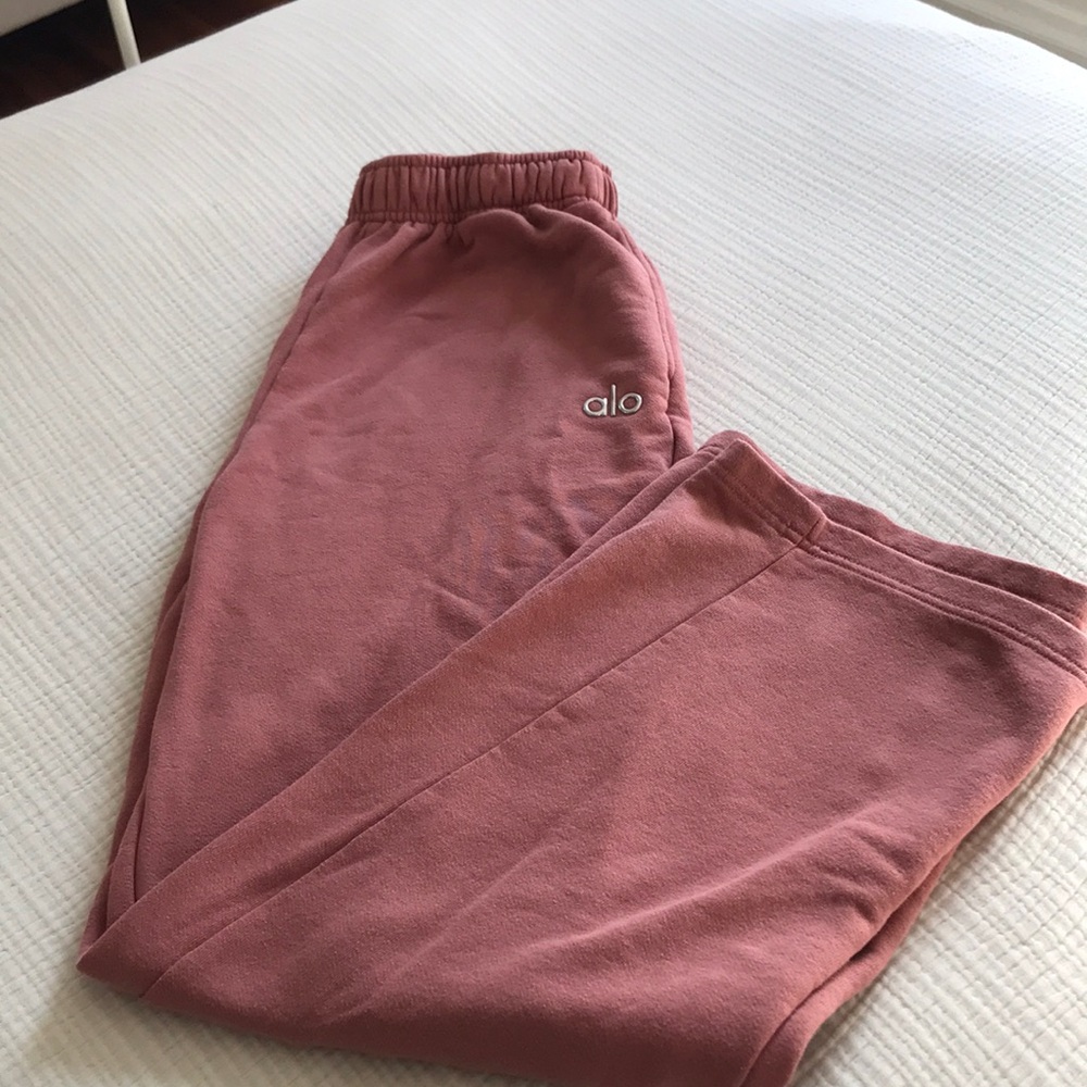 Alo Accolade Straight Leg Sweatpant in Soft Terracotta 💕